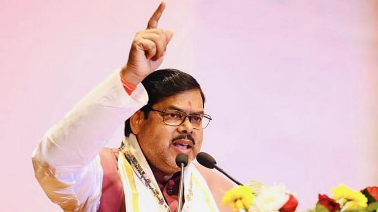 “কী দরকার মেয়েদের এত লেখাপড়া করার?” বিহারের শিক্ষামন্ত্রীর মন্তব্যকে ঘিরে বিতর্ক