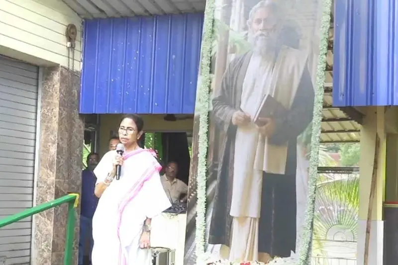 কালীঘাট থেকে বৃহত্তর বিরোধী মঞ্চ তৈরির ডাক মমতার