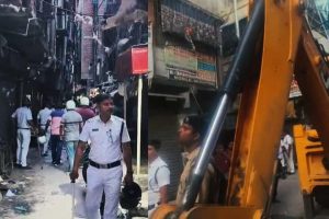 শুভেন্দুর কড়া নির্দেশের পর তিলজলায় বুলডোজার অভিযান