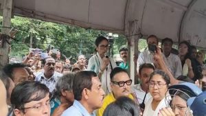 “দিল্লি থেকে তৃণমূলকে ভাঙার চক্রান্ত করছে” বিজেপিকে আক্রমণ&hellip;