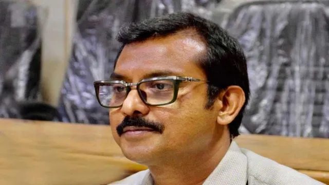 শ্লীলতাহানি, তোলাবাজির অভিযোগে গ্রেপ্তার স্বরূপ&hellip;