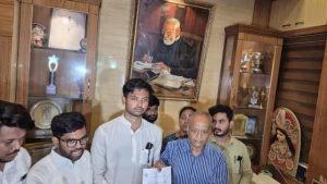 সুরেন্দ্রনাথ কলেজের গেটে বিক্ষোভ এবিভিপির