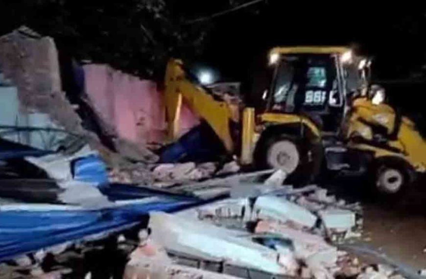 উচ্ছেদ অভিযান ঘিরে চাঞ্চল্য যাদবপুরে, আটক সৃজন সহ আরও অনেকে