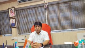 “মমতা বন্দ্যোপাধ্যায়ের বই থাকবে না লাইব্রেরিতে”: গৌরীশঙ্কর ঘোষ