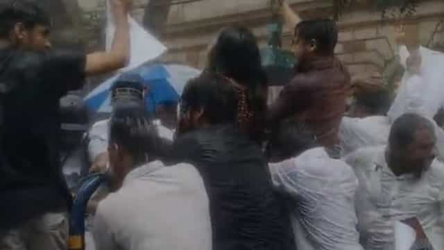 ছাত্র পরিষদের লোকভাবন অভিযানকে ঘিরে চাঞ্চল্য এলাকায়