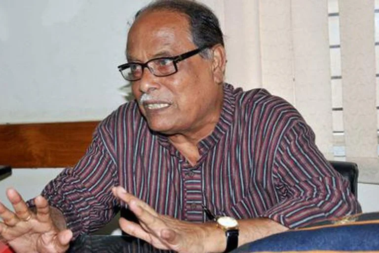 দুর্ঘটনার মুখে পড়লেন বর্ষীয়ান বাম নেতা অশোক ভট্টাচার্য
