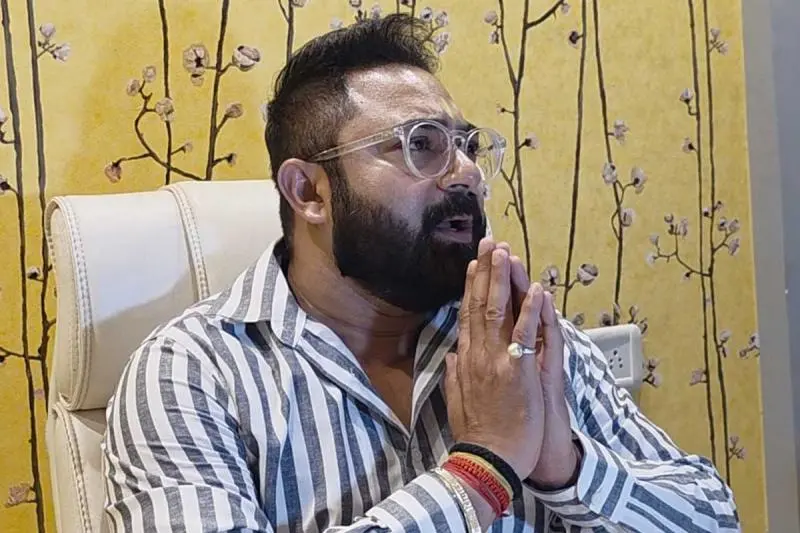 চারু মার্কেট থানায় আর্থিক প্রতারণার অভিযোগ দায়ের সোহমের বিরুদ্ধে