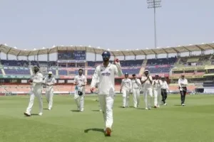 একদিনে ১৫ উইকেট, তিনদিনে ম্যাচ শেষ, বড় জয়&hellip;