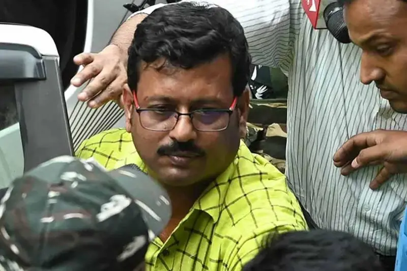 নিয়োগ দুর্নীতি মামলায় এবার জীবনকৃষ্ণ সাহার বাড়িতে সিআইডি