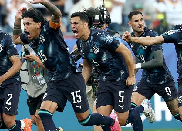 ফিফা বিশ্বকাপ রাউন্ড অফ ৩২: অঘটন ঘটালো প্যারাগুয়ে,…
