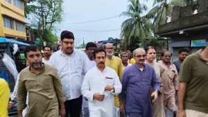 বারুইপুরে নাবালিকাকে ধর্ষণ: পরিবারের সঙ্গে দেখা কংগ্রেসের, প্রতিবাদ&hellip;