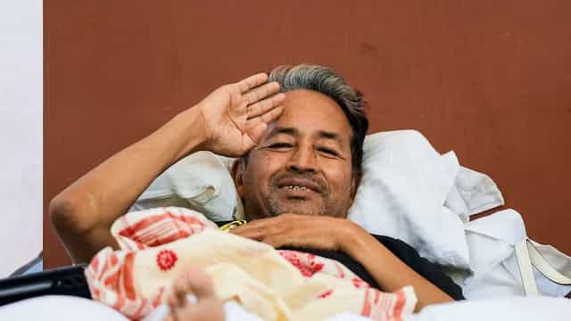 কেন্দ্রের সঙ্গে বোঝাপড়ার অভিযোগ নিয়ে&hellip;