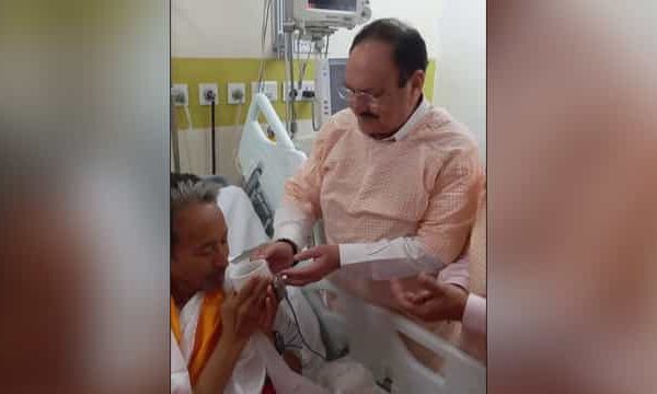 অনশন প্রত্যাহার সোনমের