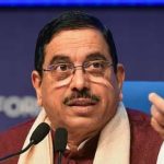 এবার কেন্দ্রীয় শিক্ষামন্ত্রী হলেন প্রহ্লাদ জোশী