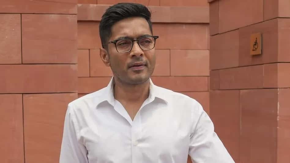 “এখন প্রশ্নফাঁস দুর্ঘটনা নয়, নিয়ম হয়ে দাঁড়িয়েছে” কেন্দ্রকে&hellip;