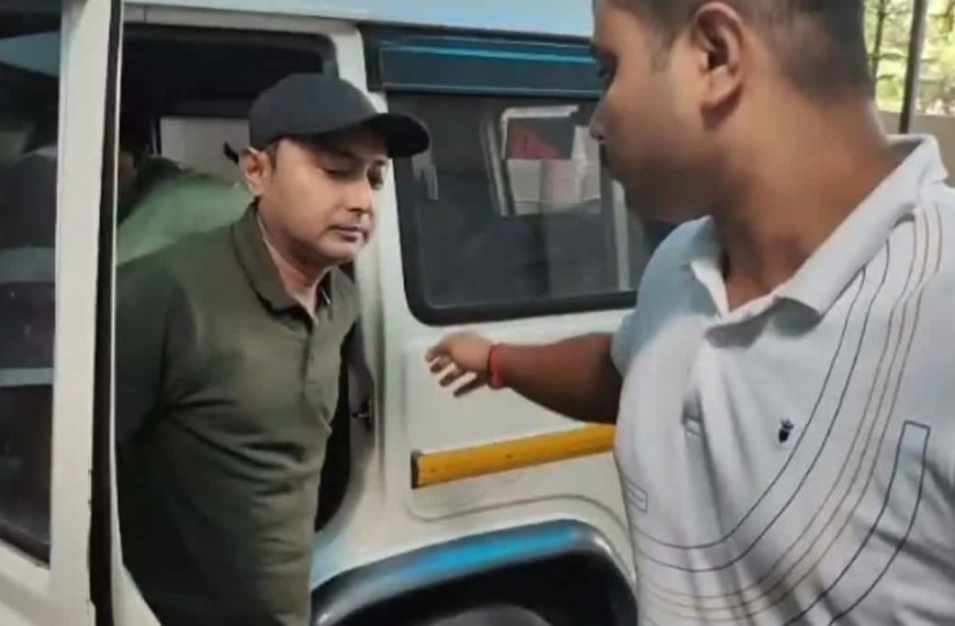 বারাসাত আদালত চত্বরে দেবরাজ চক্রবর্তীর&hellip;
