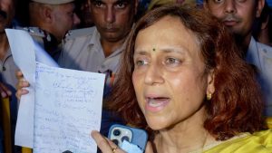 কংগ্রেসের ধরনার নিন্দা গীতাঞ্জলির