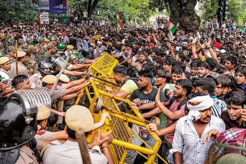 নিট বিক্ষোভকারী মামলায় বড় নির্দেশ! কাদের মুক্তি,‌ কাদের রায়, জানাল সুপ্রিম কোর্ট
