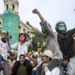 সাংবাদিকদের হেনস্থার প্রতিবাদ জানাতে বিধায়কদের প্রতিবাদ মিছিল