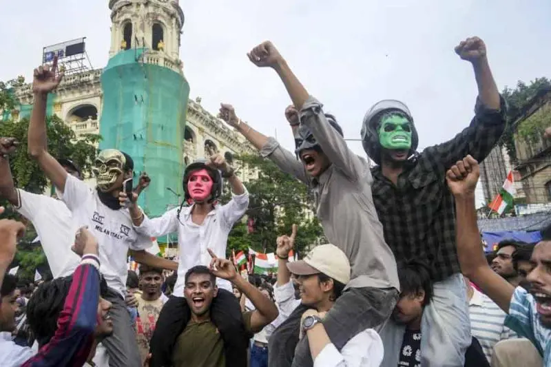 সাংবাদিকদের হেনস্থার প্রতিবাদ জানাতে বিধায়কদের প্রতিবাদ মিছিল