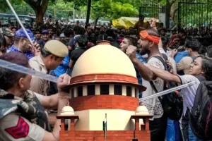 “আন্দোলন হলেই করা যায় না লাঠিচার্জ” নির্দেশ সুপ্রিম&hellip;