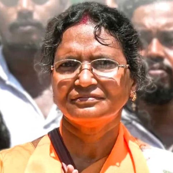 “এক প্রতিবাদী, সাহসী মা” প্রভাসের মায়ের প্রশংসা করলেন…